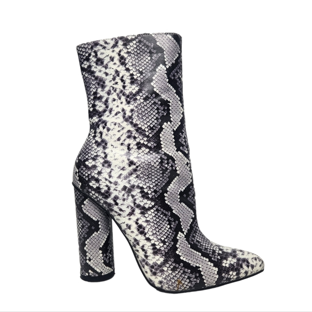 CAPE ROBBIN Snakeskin Ankle Point Toe Heeled Boots